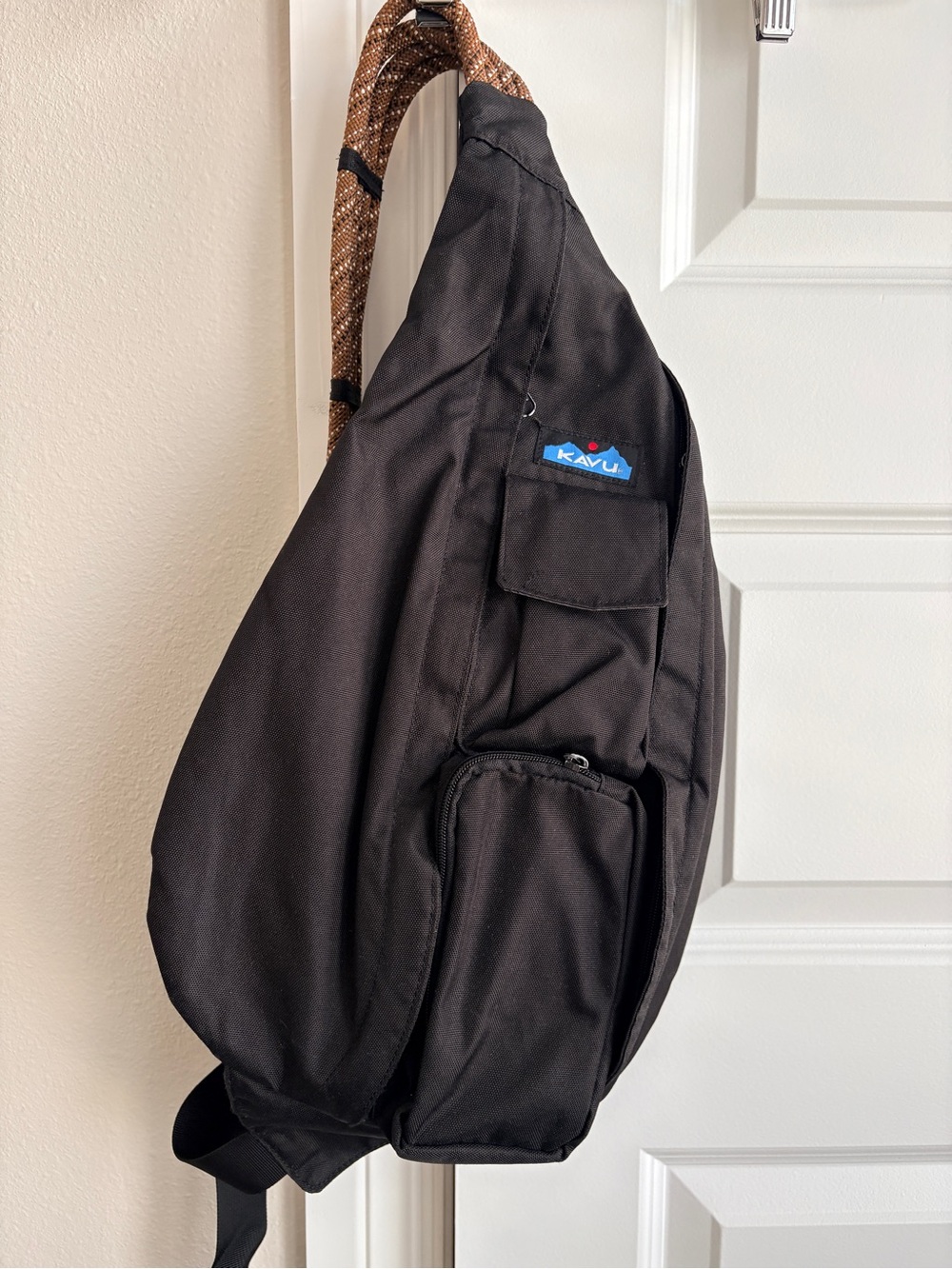 KAVU Black Men's Women’s unisex Sling Belt Bag Sling Bag pockets
